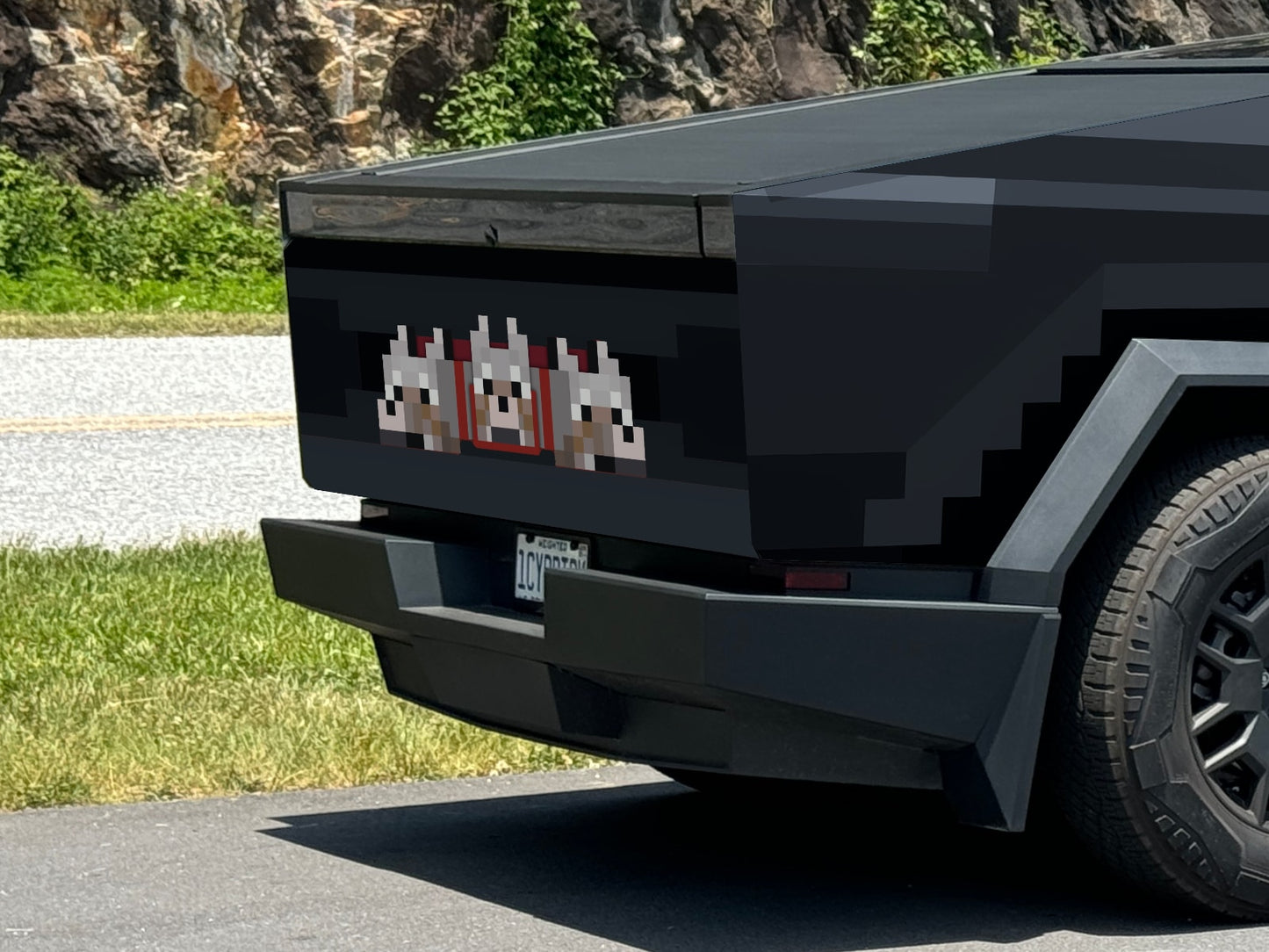 Cybercraft, a Minecraft inspired pixelated Cybertruck wrap
