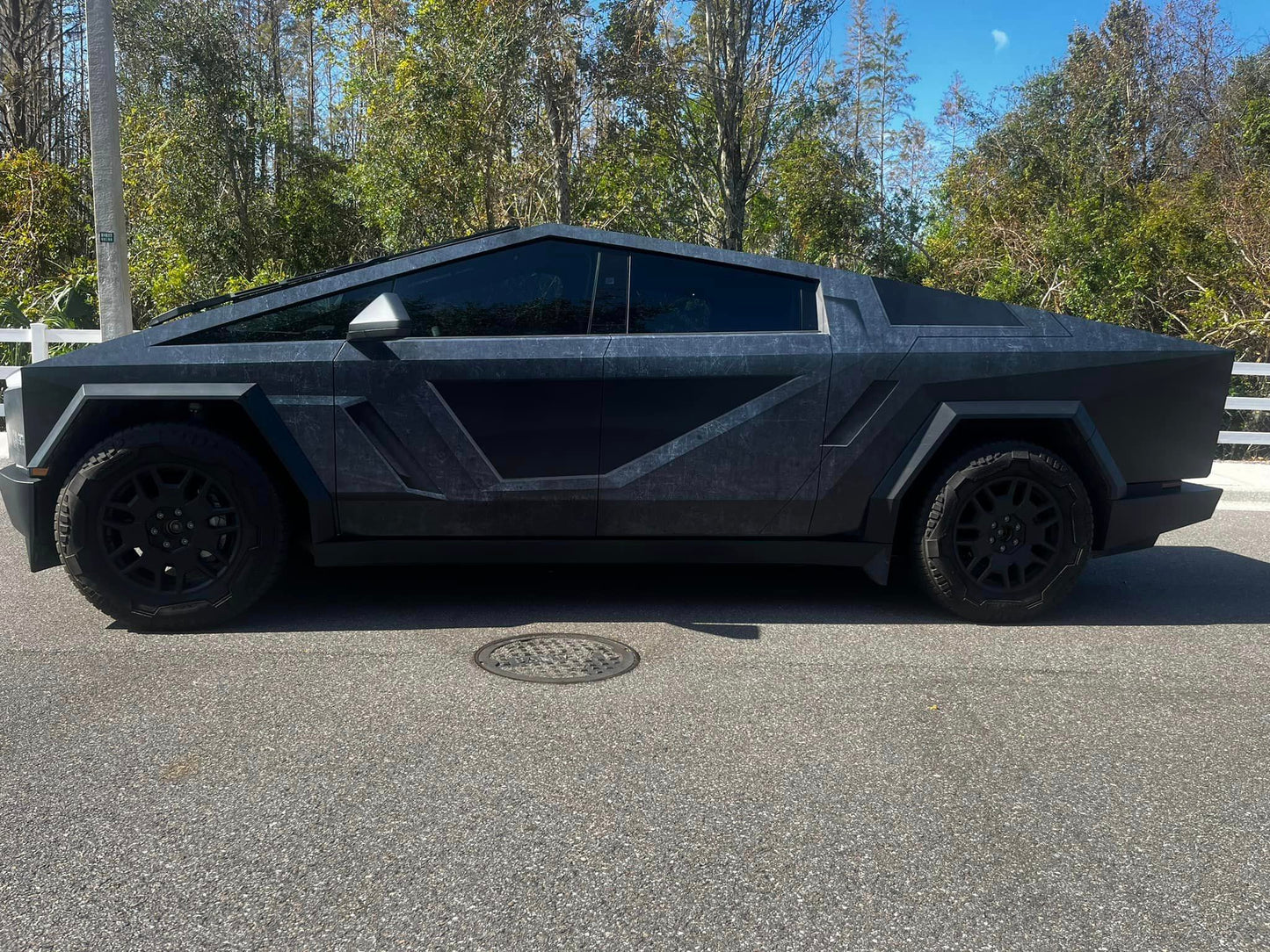 Cybertruck wrap inspired by Blade Runner 2049 Spinner vehicle